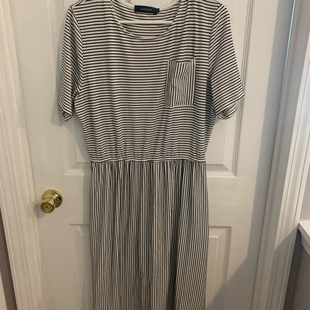 Faded Glory Black and White Striped Midi Dress